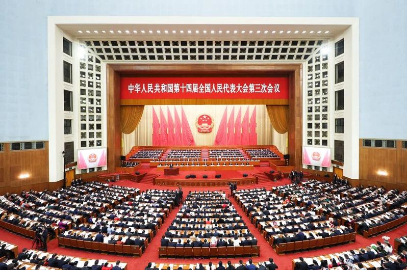 中南财经政法大学师生热议202...